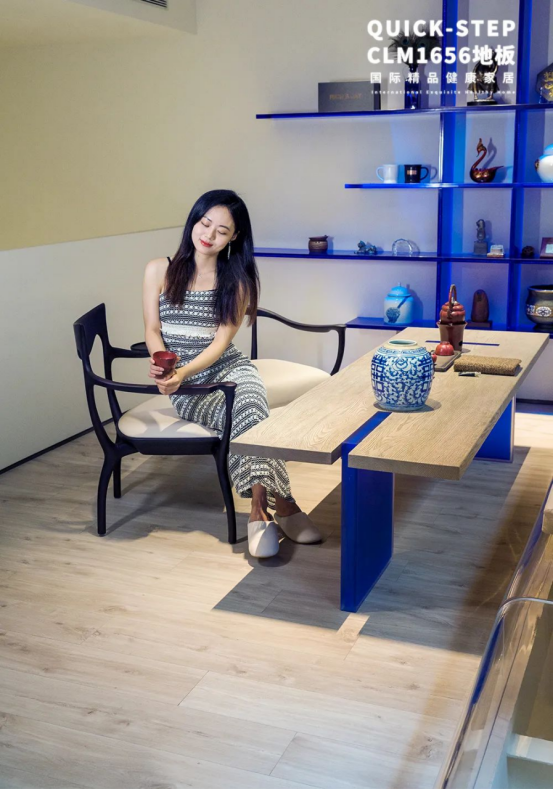 案例精选|地板上顶“材色”俱佳，拿捏空间的自洽感 image